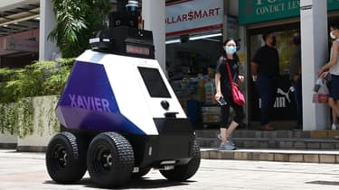 Robot de patrouille à Singapour
