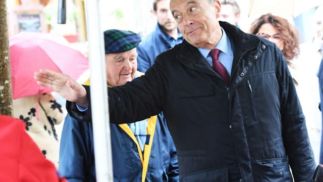 "Cela va être difficile, il faut des réformes radicales, on ne peut pas continuer comme cela parce que là on va dans le mur", a déclaré Alain Juppé, invité du journal de 20 heures, dimanche soir 6 novembre 2016.
