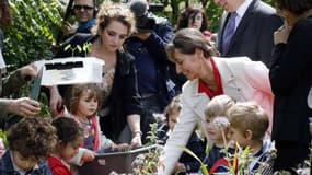 Ségolène Royale visitant une école primaire le 22 mai 2014