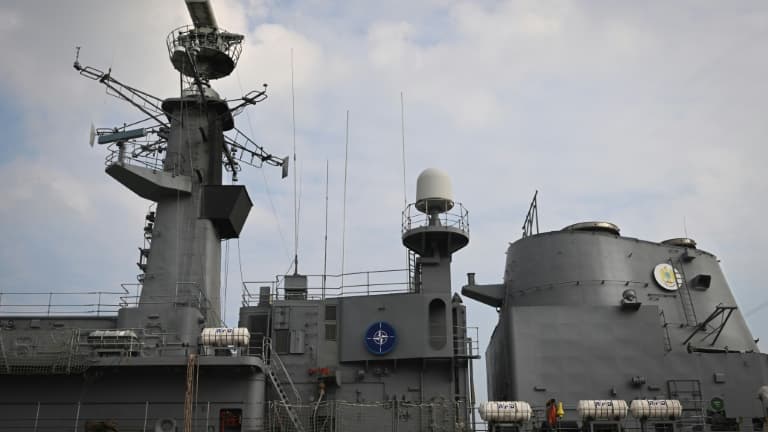 Le logo de l'Otan sur la frégate "Regina Maria", amarrée au port militaire de Constanta, en Roumanie, le 4 mars 2022 (photo d'illustration)

