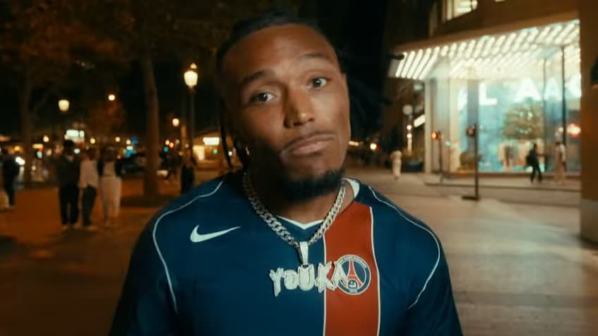 DÉTECTION À CLAIREFONTAINE AVEC MBAPPÉ, COÉQUIPIER DE NKUNKU, AGENTS ESCROCS ET D3 ESPAGNOLE… LE CHANTEUR YOUKA RACONTE SON PASSÉ MOUVEMENTÉ DANS LE FOOTBALL