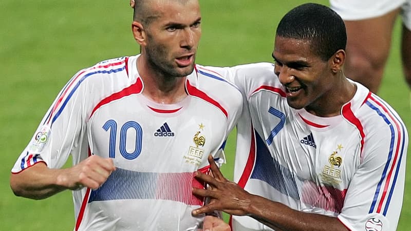 Zidane est félicité par Malouda