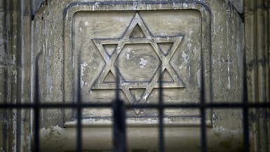 Une étoile de David, sur la façade d'une synagogue (photo d'illustration)