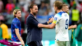 Southgate et Kane après la victoire de l'Angleterre sur le Sénégal.