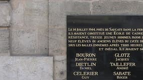 Plaque apposée en honneur des 13 résistants, à quelques pas du lycée Montaigne de Bordeaux où ils étaient élèves.