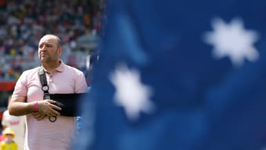 Ahmed-al-Ahmed, après avoir reçu les honneurs, à l'avant-match d'une rencontre de cricket entre l'Australie et l'Angleterre, le 4 janvier 2026. 