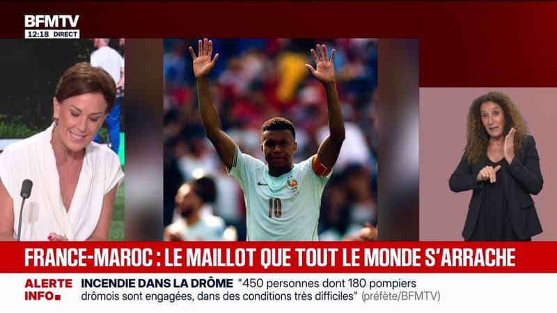 L'énorme carton du maillot extérieur de l'Équipe de France, clin d'oeil à la Statue de Liberté