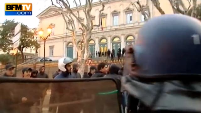 Deux hommes ont été placés en garde à vue lundi à Bastia dans le cadre de l'enquête sur des incidents en février après des accrochages entre policiers et supporters de Bastia