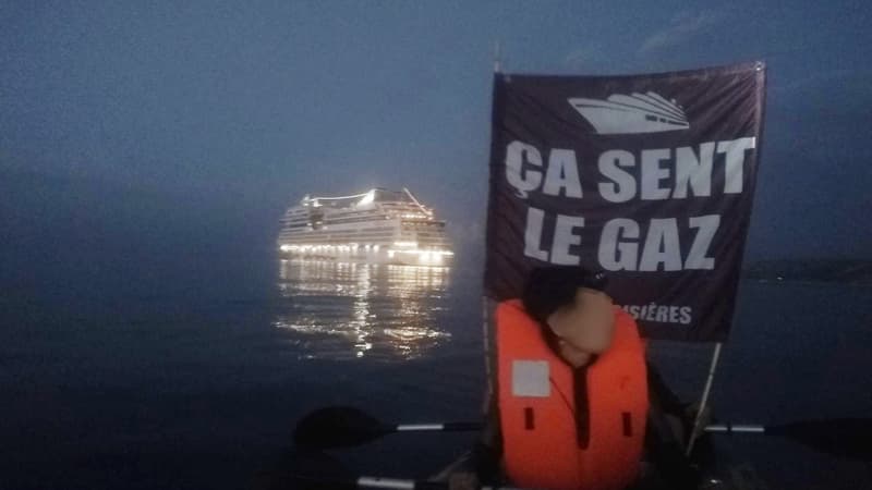 À Marseille, des bateaux de croisières bloqués par des militants écologistes, le 21 septembre 2024.