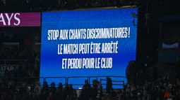 Le message d'avertissement diffusé au Parc des Princes pendant le derby parisien en raison de chants insultants, 4 janvier 2026