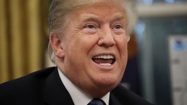 "Nous gagnerons bientôt des milliards grâce aux tarifs douaniers et en produisant" aux Etats-Unis, a tweeté le président américain.