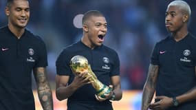 Aréola, Mbappé et Kimpembe sont mis à l'honneur avant le match de Caen. 