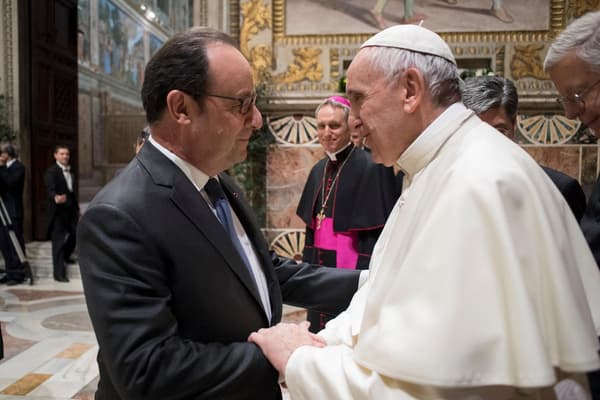 François Hollande et le pape François au Vatican le 24 mars 2017