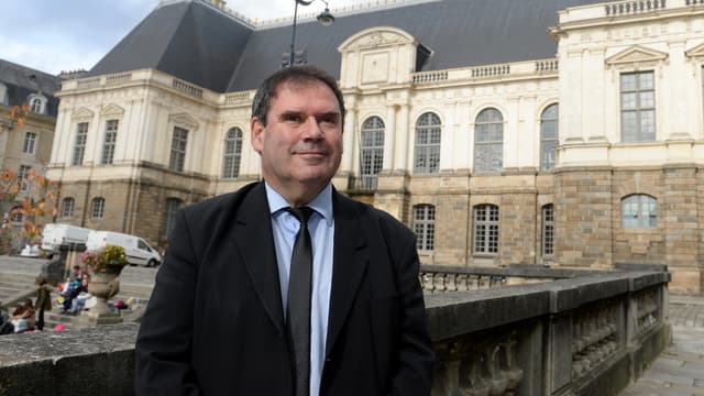 Christian Troadec, maire divers gauche de Carhaux dans le Finistère, est candidat à la présidentielle 2017.