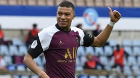 L'attaquant du PSG Kylian Mbappe lors de la rencontre de L1 contre Strasbourg au stade de la Meinau à Strasbourg, le 10 avril 2021. 