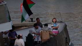L'activiste suédoise Greta Thunberg est photographiée à bord d'un navire d'une flottille civile transportant des militants pro-palestiniens et de l'aide humanitaire dans bande de Gaza, au port de Barcelone le 1er septembre 2025.
