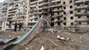 Un immeuble détruit dans la banlieue de Kiev