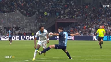 La main de Gautier Lloris lors d'OM-Le Havre, le 18 octobre 2025.