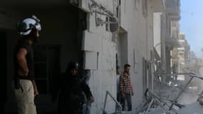 Les décombres d'un bâtiment le 14 juillet 2016 à Alep
