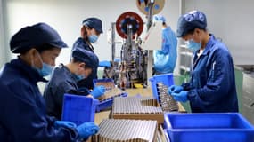 Malgré une demande toujours forte chez les industriels et la dynamique de croissance de l'automobile électrique, les cours du lithium n'en finissent plus de baisser.