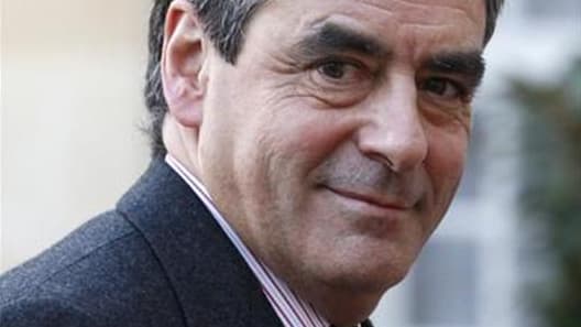 Le Premier ministre François Fillon a été officiellement investi mercredi comme candidat de l'UMP dans la 2e circonscription de Paris pour les législatives de juin. Selon une source proche de la formation, le sort de Rachida Dati, qui convoitait cette cir