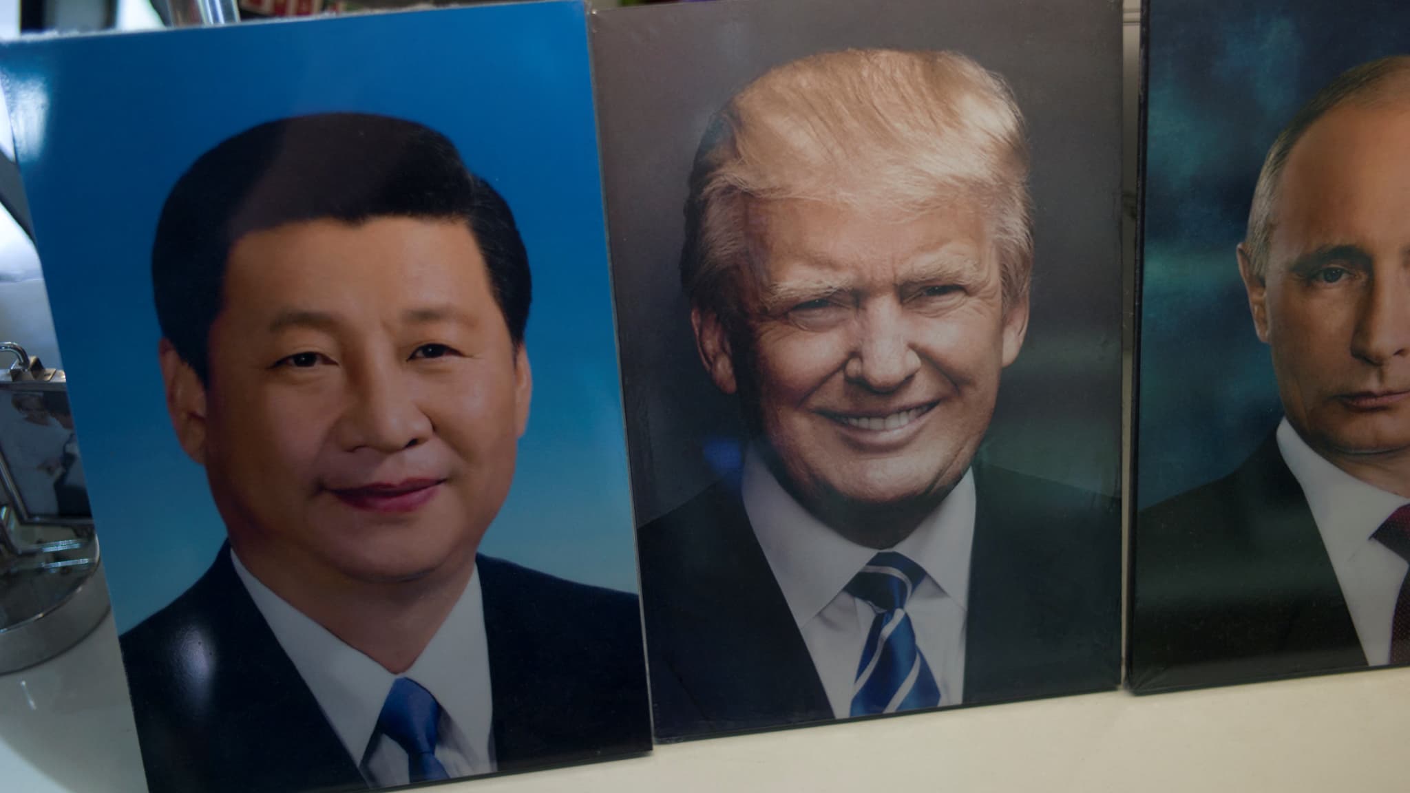 "POUTINE EST UN MODÈLE": DONALD TRUMP, CE PRÉSIDENT SÉDUIT PAR LES DICTATEURS
