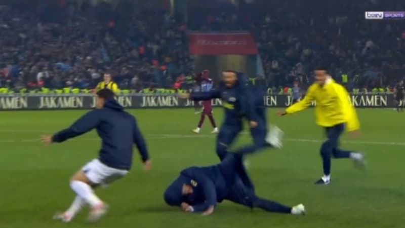 Turquie: glissade manquée, roulade au sol... Mourinho déchaîné après la victoire à la dernière minute de Fenerbahçe