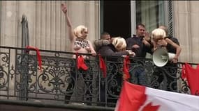 Défilé du FN: l'évacuation musclée des trois Femen