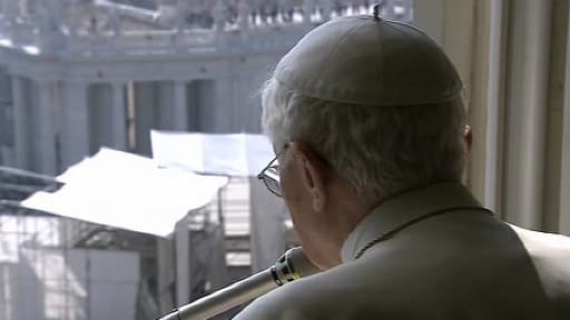 Le journal Repubblica affirme qu'il y aurait un lien direct entre le rapport de trois cardinaux et la décision du pape de renoncer.