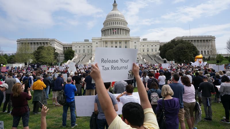 Des manifestants devant le Capitole, à Washington, le 15 avril 2017. 