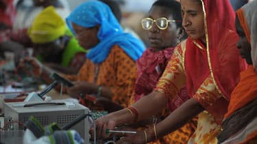 L'objectif de l'ONG Barefoot est double: permettre le développement énergétique de l'Inde et permettre à ses femmes de s'affranchir de certaines traditions.