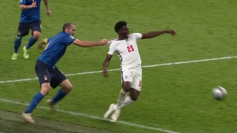 Italie-Angleterre: la faute grossière de Chiellini sur Saka