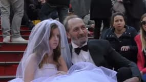 En mars, un youtuber avait mis en scène le mariage d'un homme âgé et d'une fillette dans les rues de New York