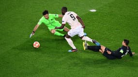 Gianluigi Buffon face à Romelu Lukaku et Thiago Silva, le 6 mars 2019