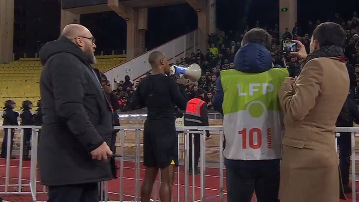 Presnel Kimpembe qui parle aux ultras parisiens après la défaite à Monaco, 11 février 2023