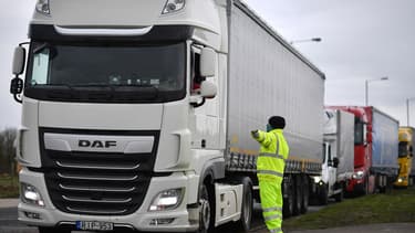 Le gouvernement britannique a abandonné le permis d'accès au sud de l'Angleterre pour les routiers