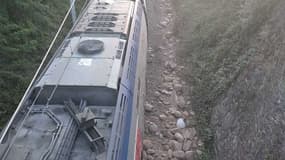 Mercredi matin, un TER reliant Villefranche-Vernet-les-Bains et Perpignan a déraillé à cause d'une coulée de boue que la préfecture qualifie d'"exceptionnelle" et qui a fait cinq blessés légers.
