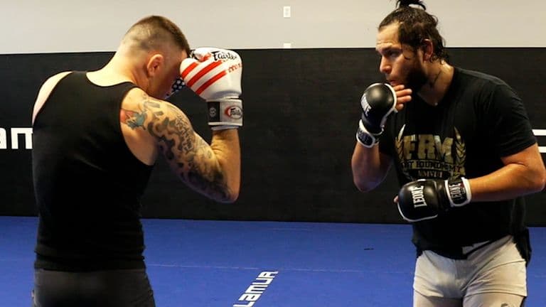 Colby Covington (à gauche) et Jorge Masvidal à l'entraînement chez American Top Team Colby Covington (à gauche) et Jorge Masvidal à l'entraînement chez American Top Team