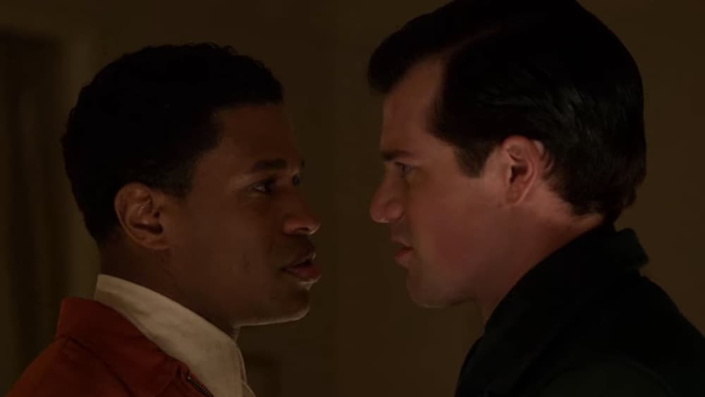 Archie Coleman (Jeremy Pope) et Rock Hudson (Jake Picking) dans Hollywood. Archie Coleman (Jeremy Pope) et Rock Hudson (Jake Picking) dans Hollywood.