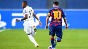 David Alaba et Lionel Messi, à Lisbonne le 14 août 2020