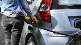 En un an, le prix du diesel a augmenté de 23%, tandis que l'essence a pris 14%, ce qui provoque la grogne des automobilistes et des professionnels. 