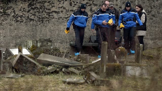 250 tombes ont été profanées dans le cimetière de Sarre-Union dans le Bas-Rhin.
