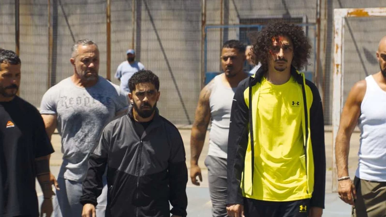 Arriles Amrani et Ichem Bougheraba dans le film "Sous écrous"