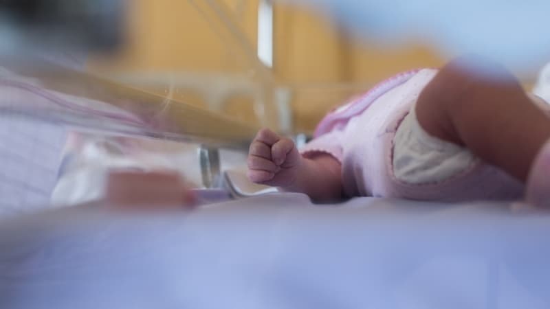 Le gouvernement britannique s'excuse pour la mort de 200 bébés en 20 ans dans une maternité