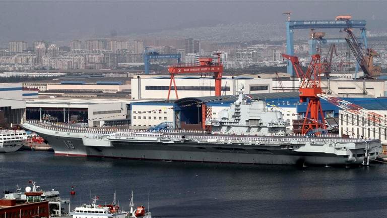 Dans le port de Dalian, la Chine a mis en service mardi le Liaoning, son premier porte-avions, qu'elle comme un élément essentiel de la défense de sa souveraineté territoriale en pleine crise diplomatique avec le Japon au sujet d'un petit archipel revendi