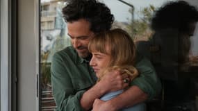 Romain Duris et Megan Northam dans "Salade grecque"