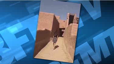 La jeune femme s'est affichée en mini-jupe dans les ruelles d'une cité historique saoudienne.