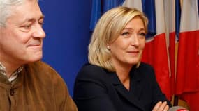 Marine Le Pen l'a emporté sur son rival Bruno Gollnisch pour succéder à son père à la tête du Front national, selon un responsable du parti. Le résultat du vote des adhérents ne sera officiellement proclamé que dimanche au congrès de Tours. /Photo prise l