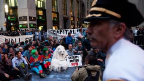Le sommet se tient deux jours après des manifestations pour le climat qui ont rassemblé des centaines de milliers de personnes dans plusieurs villes du monde. A New York, une mobilisation avait encore lieu hier.