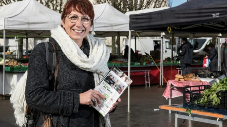 Anne Vignot, sur un marché à Besancon, le 19 février 2020.